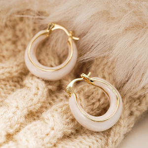 Orecchini a Cerchio Scintillanti in Smalto per Donne, Gioielli Eleganti per Uso Quotidiano - Product Image 5