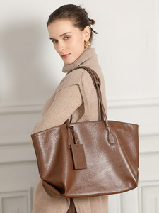Sac fourre-tout pour femme en cuir véritable grande capacité, sac à bandoulière haut de gamme pour femme, sacs d'école rétro élégants, sacs à main pour femmes - Product Image 2