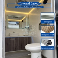 Remorque WC portable noir brillant à 2 cabines, à essieu unique, avec éclairage LED et intérieur haut de gamme, pour la location d'événements haut de gamme