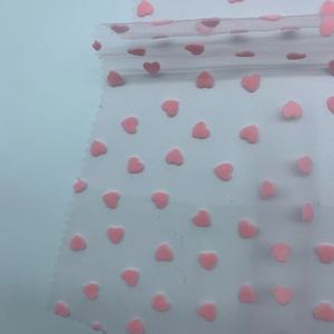 Tela de encaje de malla de tul de punto flocado con corazón de amor rosa de nailon 100% para vestido de fiesta de baile de niña tutú y decoración de boda - Product Image 6