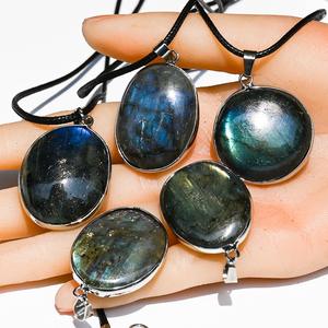 Hommes et femmes à la mode <span class=keywords><strong>Labradorite</strong></span> romantique <span class=keywords><strong>lumineuse</strong></span> avec pendentif Flash bleu pendentif lune <span class=keywords><strong>lumineuse</strong></span> collier pendentif - Product Image 2