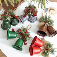 Décoration de Noël en tissu, carillon éolien, style vintage européen-américain, avec nœuds, pommes de pin, baies rouges, aiguilles vertes, design ouvert, arbre
