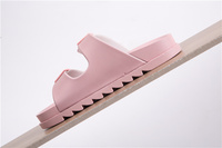 Vente en gros de sandales de créateurs sandales personnalisées sandales d'été décontractées en pvc sandales plates sandales de plage pour femmes