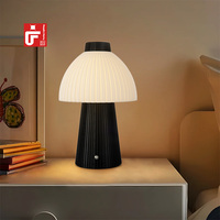 Lampe de table LED sans fil à bas prix sans fil rechargeable à gradation tactile Portable Bar Restaurant Lumières Lampes de bureau modernes de luxe