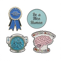 Insignias Personalizadas de Metal con Diseño de Dibujos Animados, Técnica de Estampado, Modelo con Eslogan Positivo, Empaque Individual, Promocionales para Empresas