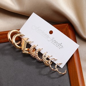 European American <b>Hook</b> <b>Earrings</b> Hot Selling Wholesale 5-Piece Retro Pearl Set Creative Hoop Design Gold Plated Classic Style - Product Image 3