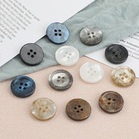 Boutons en résine imitation coquillage à effet nacré, à 4 trous, à bord large, en gros, tailles variées en stock, pour chemises, costumes et pantalons
