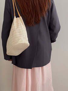 กระเป๋าถือผู้หญิงขนาดใหญ่รุ่นใหม่ กระเป๋าสะพายไหล่ผู้หญิงสไตล์ลำลองและทันสมัย - Product Image 2