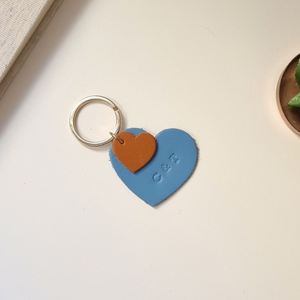 Llavero Personalizado de Cuero PU en Forma de Corazón con Iniciales Grabadas, Porta Llaves para Auto, Regalo de Aniversario Romántico - Product Image 4