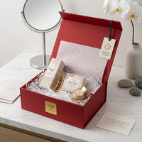 Solution d'emballage rouge complète avec boîte rigide magnétique, ruban élégant et sac cadeau assorti