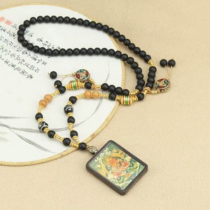 Kalung jimat <span class=keywords><strong>Tara</strong></span> Hijau Nepal kuno antik liontin patung Buddha dewa Buddha Tibet dengan warna eboni rantai manik-manik kayu - Product Image 5