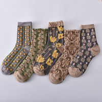 Vente en gros de chaussettes en coton personnalisées Chaussettes rétro en relief tridimensionnel Chaussettes pour femmes Mid Tube Tendance Automne Hiver Style Sweet Stock
