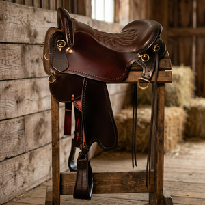 Silla de Montar Inglesa de Cuero Genuino de Alta Calidad Hecha a Mano, Absorbente del Sudor, con Árbol de Madera Sostenible, Brida para Caballo BS International - Product Image 1