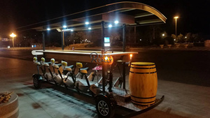 Fabricant de vélos électriques avec pédales, bus touristique urbain, vélo de fête, vélo <span class=keywords><strong>pub</strong></span>, vélo à pédales, bar à vélo, vélo à bière - Product Image 4