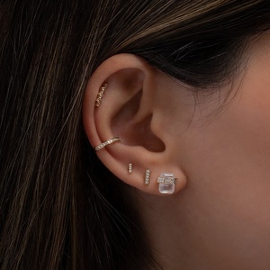 2025 Nueva joyería fina minimalista 925 plata esterlina 14K oro Moissanite Mini pendientes de barra de diamante para mujer - Product Image 2
