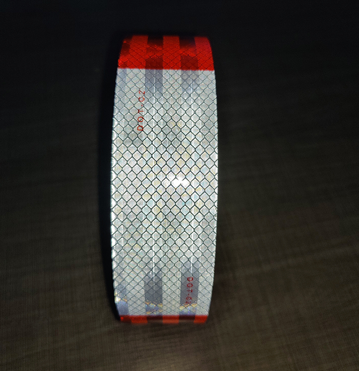 Высокоотражающая ПЭТ микропризматическая самоклеящаяся отражающая лента