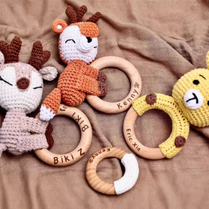 Ensemble hochet en bois au crochet avec nom <span class=keywords><strong>gravé</strong></span> personnalisé pour nouveau-nés, succès transfrontalier, coffret cadeau bébé, attache-tétine, <span class=keywords><strong>couverture</strong></span>, rentrée scolaire - Product Image 3