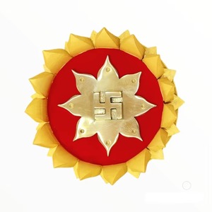 Figura Decorativa de Latón con Diseño de Flor de Loto de 8 Pétalos, Estilo Indio Espiritual, con Símbolo de Swastika, para Decoración del Hogar - Product Image 1