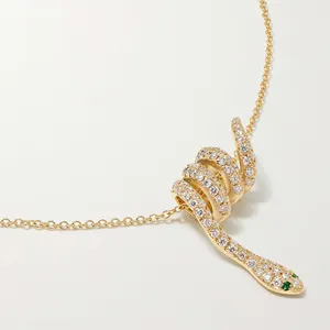 Mode vente chaude brillant Zircon cubique encerclant serpent collier 14K plaqué or émeraude serpent collier bijoux