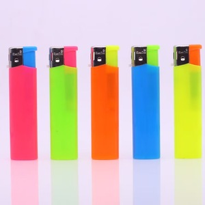 Bán buôn bật lửa gas tùy chỉnh chất lượng ổn định Encendedor Fire Flint Feuerzeug dùng một lần truyền thống - Product Image 5