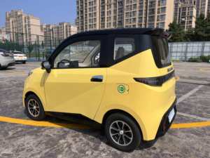 Mini Auto Eléctrico de Dos Plazas Gelik G63, Vehículo de Tres Ruedas y 2 Puertas con Batería de Litio para Adultos - Volante a la Izquierda - Product Image 2