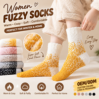 Chaussettes douces et moelleuses pour femmes, chaussettes mi-hautes chaudes et confortables pour l'hiver, chaussettes de sol en polaire corail, personnalisables OEM