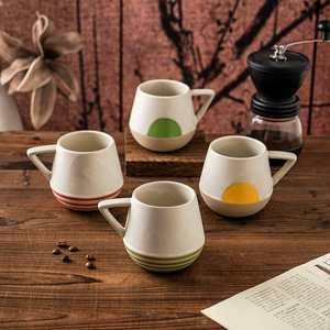 Tasse en céramique de Chaozhou, design rétro rayé, pour café ou thé, cadeau pour couple. - Product Image 1