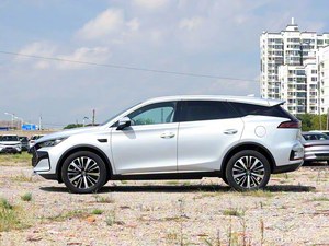 BYD Tang DM-i Conducción Inteligente Edición Honor 115KM SUV Mediano Híbrido Enchufable Asientos Ventilados con Calefacción y HUD - Product Image 4