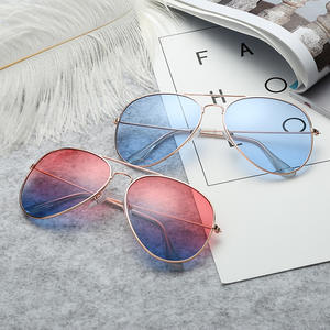 Lunettes de soleil 3025 en métal, nouvelle conception <span class=keywords><strong>2022</strong></span>, verres couleur mer, <span class=keywords><strong>prix</strong></span> abordable, pour conducteur en extérieur - Product Image 2