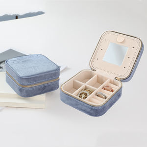 Caja de Almacenamiento Cuadrada de Doble Capa Portátil con Logotipo Personalizado, Caja de Joyería de Terciopelo de Lujo, Estuche para Relojes con Espejo, Ideal para Viajes - Product Image 3