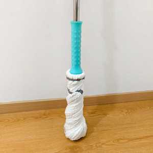 <span class=keywords><strong>Fregona</strong></span> Twist autoexprimible de microfibra para uso doméstico Exprimidor de agua manos libres con limpieza de suelo de poste de acero - Product Image 3
