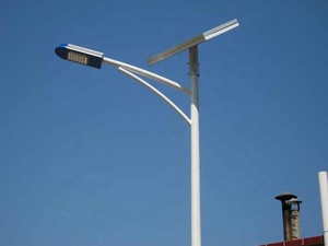 Lampadaire solaire LED extérieur personnalisé en usine, étanche IP65, pour routes - Product Image 3