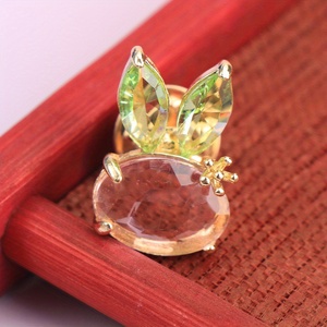 Broche de conejo animalito adorable para mujer, accesorio de ropa y abrigo, regalo - Product Image 2