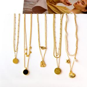 Collar de Moda para Mujer con Colgante de Corazón y Mariposa de Doble Capa, Chapado en Oro, de Acero Inoxidable - Product Image 3