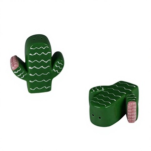 Ensemble sel et poivre en forme de <span class=keywords><strong>cactus</strong></span> vert - Cadeau écologique amusant pour les amateurs de plantes - Décoration de table de cuisine - Bouteilles à épices en céramique mignonnes - Product Image 2
