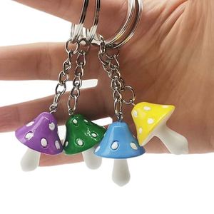 Porte-clés 3D en résine motif champignon de dessin animé à prix abordable, breloque pour sac ou voiture, pendentif champignon pour cadeaux promotionnels - Product Image 5