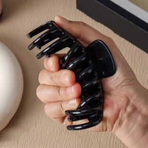 Clip de tiburón para Cabeza trasera de <span class=keywords><strong>goma</strong></span> inastillable duradero, horquilla protectora anticolisión, garra de pelo de silicona suave para mujeres y niñas - Product Image 1