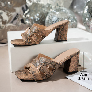 Nouvelle Arrivée Sandales Élégantes à Talons Épais et Bout Carré pour Femme, Modèle Été Grande Taille avec Découpes Tendance - Product Image 6