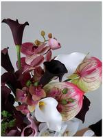 M995 Kaskadierender Tropischer Hochzeitsstrauß Dunkelviolette Calla-Lilie Weiße Orchidee Rosa Anthurium Hängender Amaranth Brautstrauß