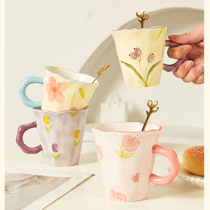 Muestra gratis 2024 nueva creativa flor pintada a mano lindas tazas de café de cerámica tulipán porcelana taza de leche tazas de té al por mayor - Product Image 5