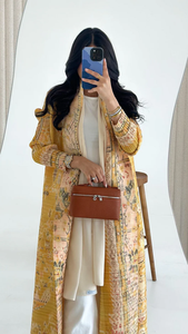 Vestido Maxi Holgado y Elegante LEDUO con Hiyab, Estampado Amarillo, Chifón, Abaya, Kimono - Product Image 3