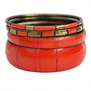 Lindos Brazaletes de Acrílico, Latón y Resina Coloridos con Rayas Doradas, Conjuntos de Pulseras Étnicas Modernas para Mujer - Product Image 3