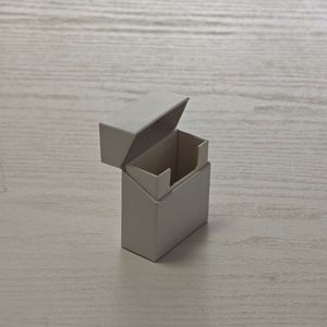 กล่องบรรจุภัณฑ์แบบแข็งทรงสี่เหลี่ยมผืนผ้า พิมพ์โลโก้ขนาดเล็กแบบกำหนดเอง สำหรับสินค้าขายดี บรรจุภัณฑ์แบบพับได้ พกพาสะดวก - Product Image 3