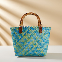 Panier tissé coloré de grande capacité pour les vacances à la plage, sac panier tendance avec poignée en bambou, ouvert, sans décoration, sac à main