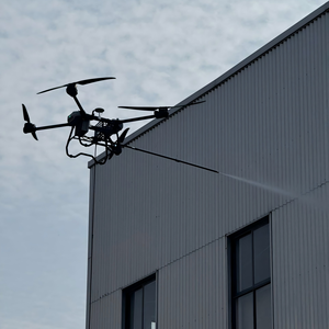 Drone commercial pour le nettoyage des panneaux solaires des façades de bâtiments, hauteur de vol de 200 m pour le nettoyage des toits de maisons - Product Image 2
