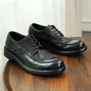 Nouvelles Chaussures Habillées de Luxe pour Hommes à Lacets, en Cuir Brillant, Imperméables, à Bout Pointu, Idéales pour l'Automne, Décontractées et Tendance - Product Image 2