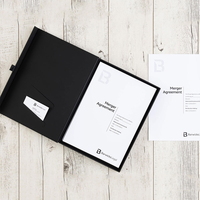 Boîtes cadeaux en carton rigide avec fermeture magnétique, forme de livre noir, format A4, logo personnalisé, gaufrage, revêtement UV