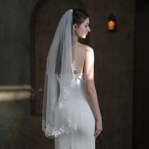 Vente en gros Voiles de mariée Voiles de mariage en dentelle blanche Accessoires de décoration pour femmes - Product Image 2