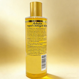 Huile Corporelle Éclaircissante Marque Blanche <span class=keywords><strong>pour</strong></span> Éclat de la Peau, Répare <span class=keywords><strong>les</strong></span> Peaux Abîmées et Unifie le Teint des Femmes Noires – Arbutine et Huile d'Olive - Product Image 6