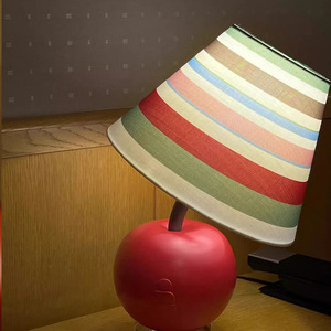 Lámpara de Mesa Inclinable Apple E27 LED 220V con Interruptor de Control para Cuidado de la Vista, Luz Nocturna para Dormitorio y Sala de Estar - Product Image 1